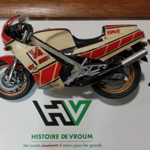 Maquette Moto Yamaha RZV500R 1/12 (à restaurer)