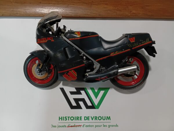 Maquette Moto Suzuki RG250 Walter Wolf Special Version 1/12 (à restaurer)