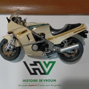 Maquette Moto Kawazaki GPZ 400 R 1/12 (à restaurer)