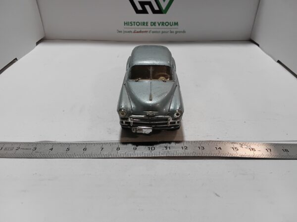 Chevrolet 1950 Sedan Solido 1/43 – Image 2