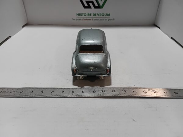 Chevrolet 1950 Sedan Solido 1/43 – Image 3
