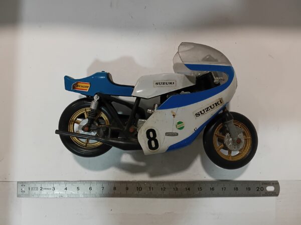Suzuki Daytona 750 CC n°8 Polistil 1/15 – Image 2