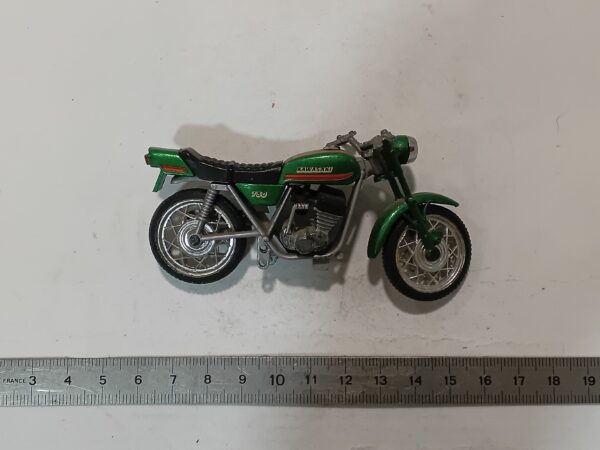 Moto Kawazaki 750 H2 Mach IV Guiloy 1/24 – Image 2