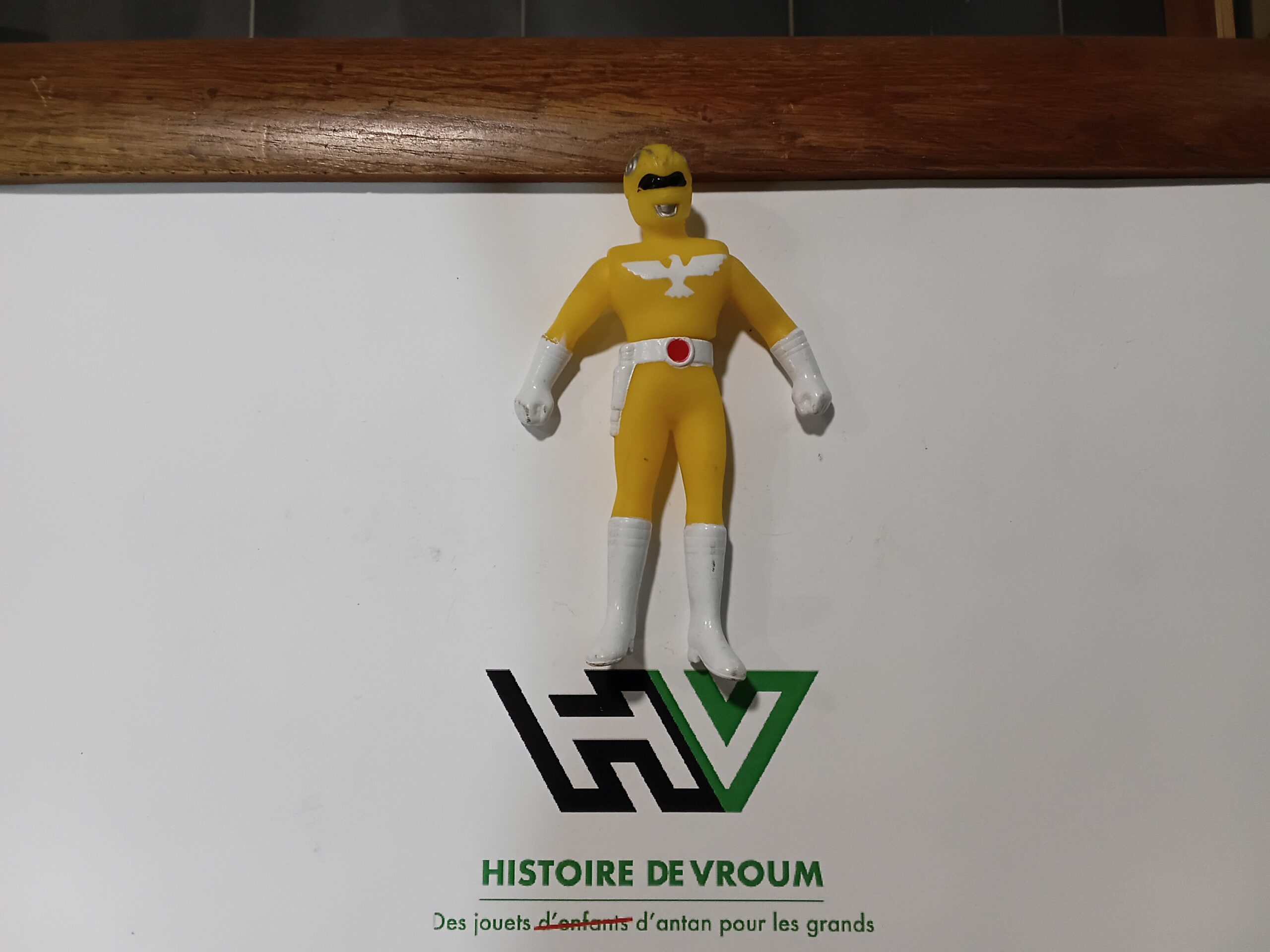 Lot de 3 Figurines Power Rangers ( Verte / Jaune / Rouge ) – Image 2