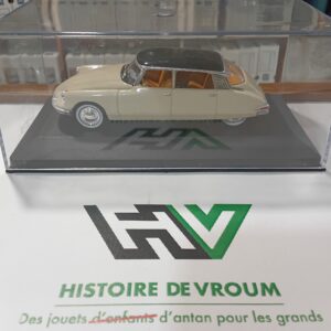 Citroën DS 19 1956 Universal Hobbies 1/43