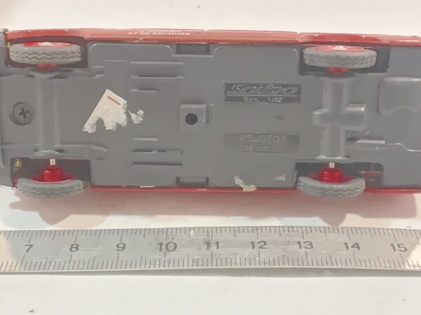 Peugeot 404 Break Pompier Solido 1/43 – Image 5