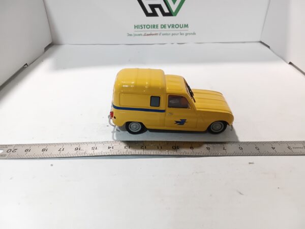 Renault fourgonette R4 1/43 Norev – Image 4