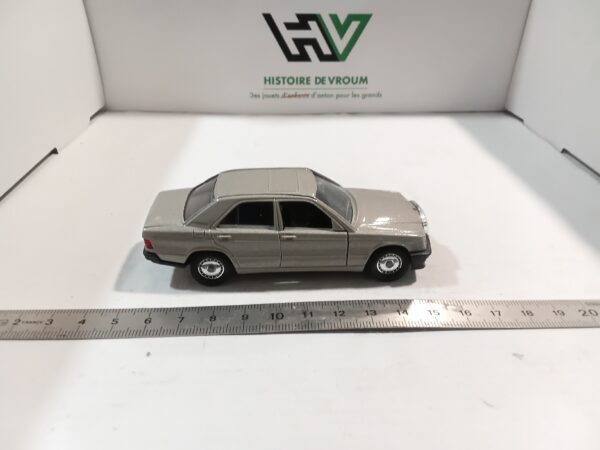 Mercedes 190 1/43 Solido – Image 4