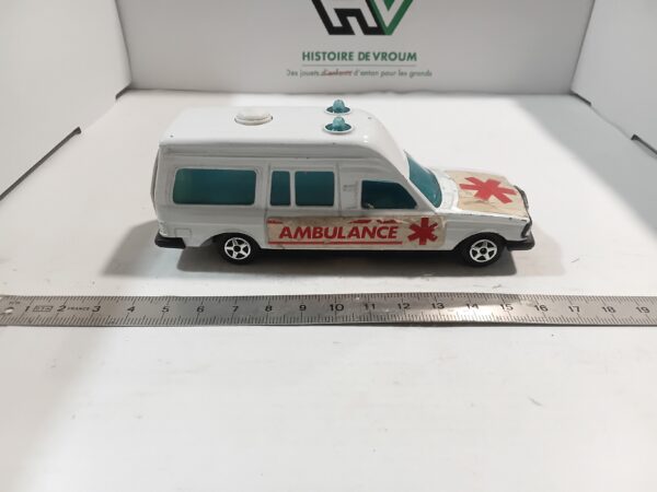 Mercedes Ambulance Jet-Car Norev 1/43 – Image 4