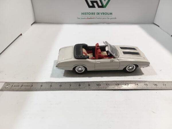 Oldsmobile 4-4-2 1970 New-Ray 1/43 – Image 4