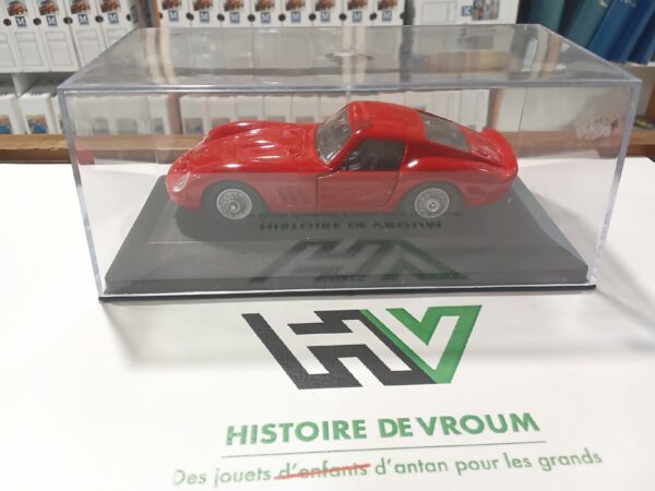 Ferrari 250 GTO 1/ 38 Maisto