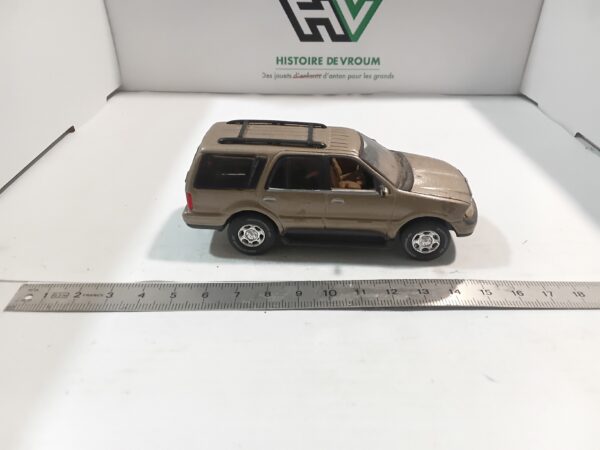 Lincoln Navigator Anson 1/43 – Image 4