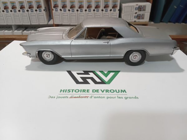 Maquette Buick Rivera 1/ 24 à restaurer