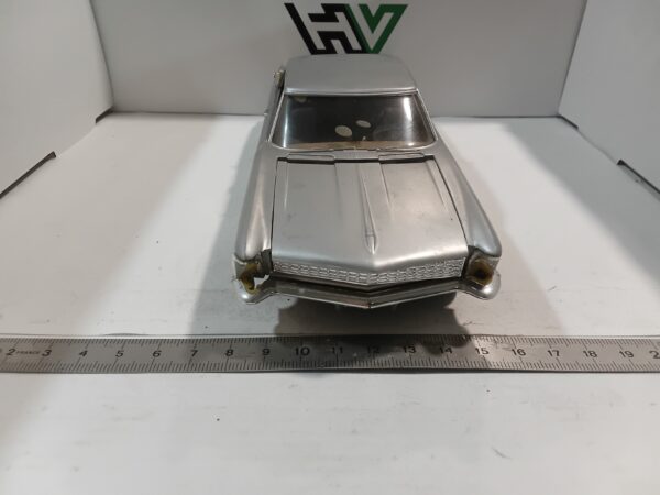 Maquette Buick Rivera 1/ 24 à restaurer – Image 2