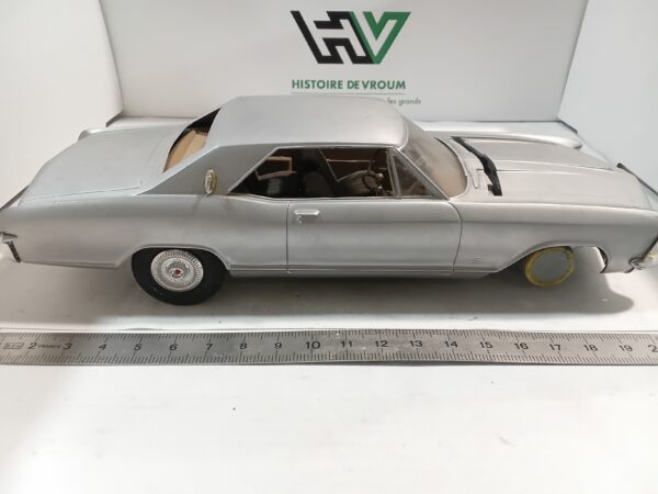 Maquette Buick Rivera 1/ 24 à restaurer – Image 4