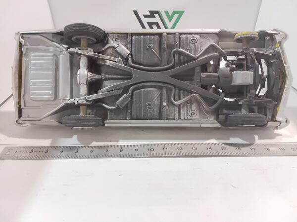 Maquette Buick Rivera 1/ 24 à restaurer – Image 5