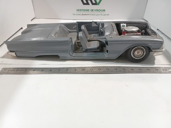 Maquette Ford Thunderbird 1/ 24 à restaurer – Image 3