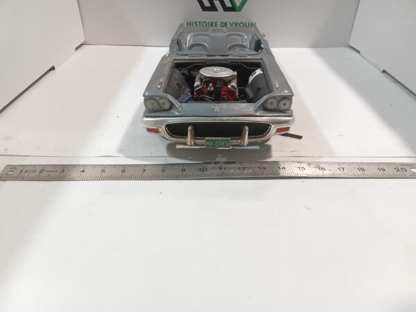 Maquette Ford Thunderbird 1/ 24 à restaurer – Image 4