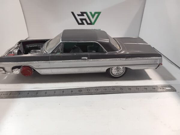Maquette Chevrolet Impala 1/ 24 à restaurer – Image 2