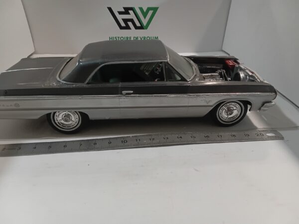 Maquette Chevrolet Impala 1/ 24 à restaurer – Image 5