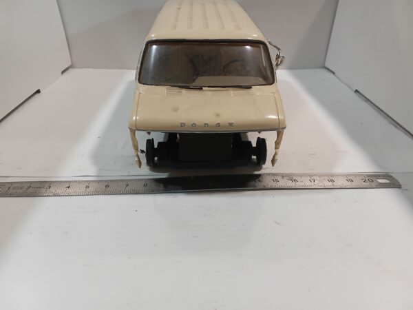 Maquette Van Dodge 1/ 24 à restaurer – Image 3