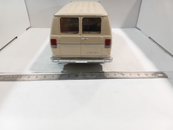 Maquette Van Dodge 1/ 24 à restaurer – Image 4