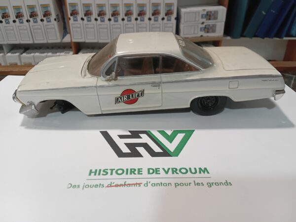 Maquette Chevrolet Impala 1/ 24 à restaurer