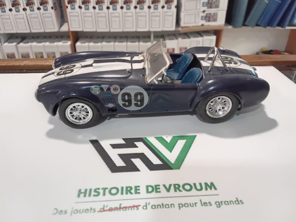 Maquette AC Cobra 1/ 24 à restaurer