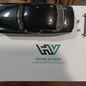Maquette Ford Vedette 1/ 24 à restaurer