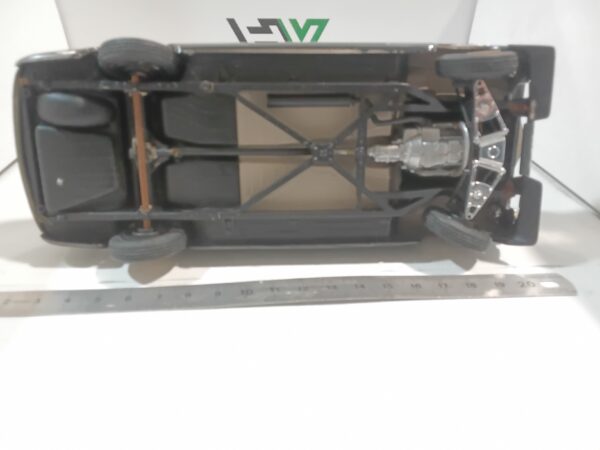 Maquette Ford Vedette 1/ 24 à restaurer – Image 6