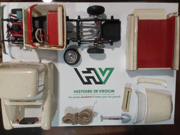 Maquette Chevrolet Cameo 1/ 24 à restaurer