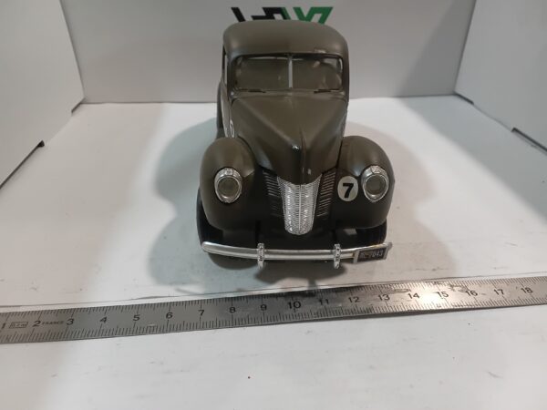Maquette Ford Fordor 1/ 24 à restaurer – Image 2