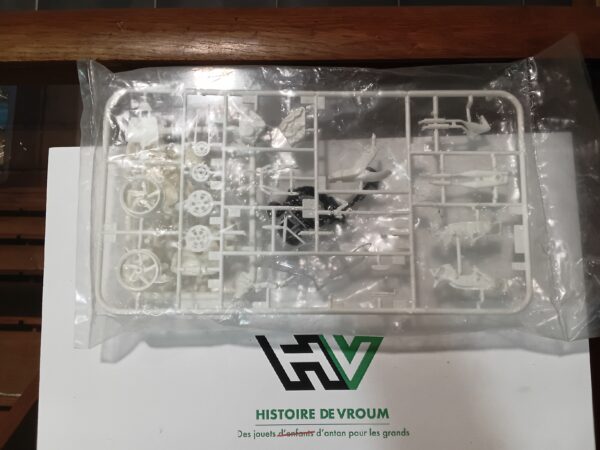 Maquette Yamaha Y2R 500 à construire – Image 3