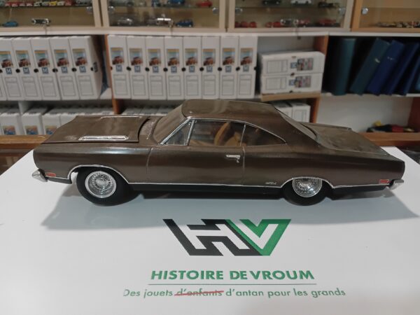 Maquette Plymouth GTX 1/ 24 à restaurer