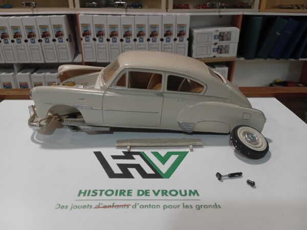 Maquette AMT 1951 Chevrolet 1/ 24 à restaurer