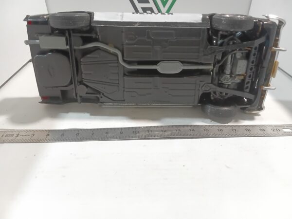 Maquette Ford Mustang 1/ 24 à restaurer – Image 5
