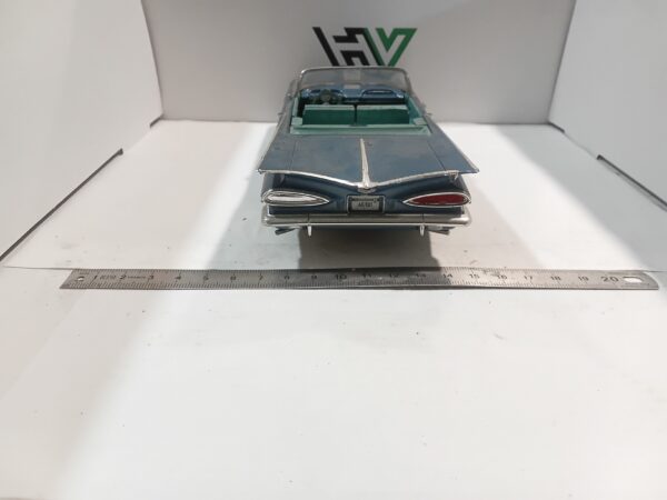 Maquette Chevrolet Impala 1959 Convertible 1/24 à restaurer – Image 3