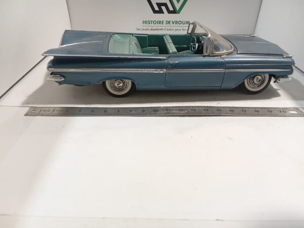 Maquette Chevrolet Impala 1959 Convertible 1/24 à restaurer – Image 4