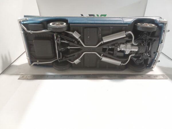 Maquette Chevrolet Impala 1959 Convertible 1/24 à restaurer – Image 5