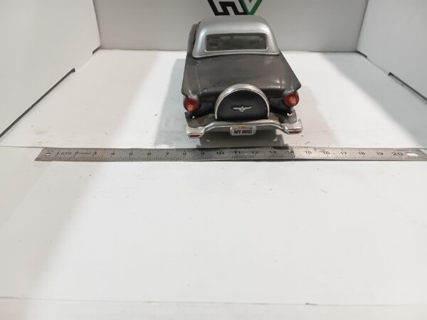 Maquette Ford Thunderbird 1/ 24 à restaurer – Image 3