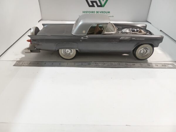 Maquette Ford Thunderbird 1/ 24 à restaurer – Image 4
