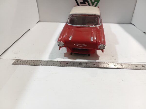 Maquette Chevrolet Bel Air 1/ 24 à restaurer – Image 2