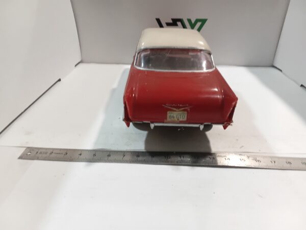 Maquette Chevrolet Bel Air 1/ 24 à restaurer – Image 3