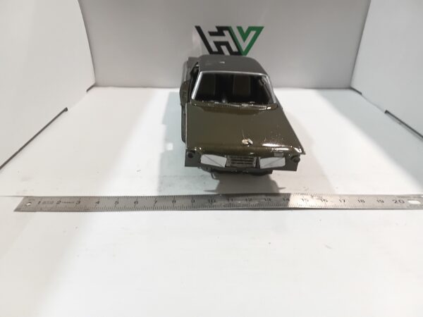 Maquette Chrysler 1/ 24 à restaurer – Image 2