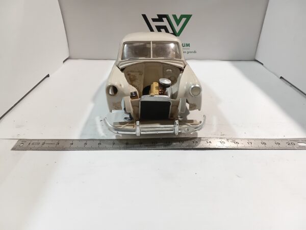 Maquette AMT 1951 Chevrolet 1/ 24 à restaurer – Image 2