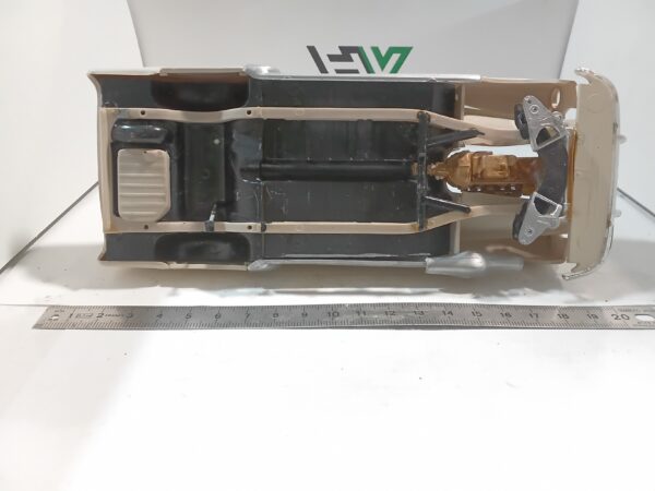 Maquette AMT 1951 Chevrolet 1/ 24 à restaurer – Image 5