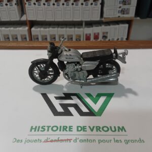 Moto Suzuki Water Cooled 750 Polistil 1/24
