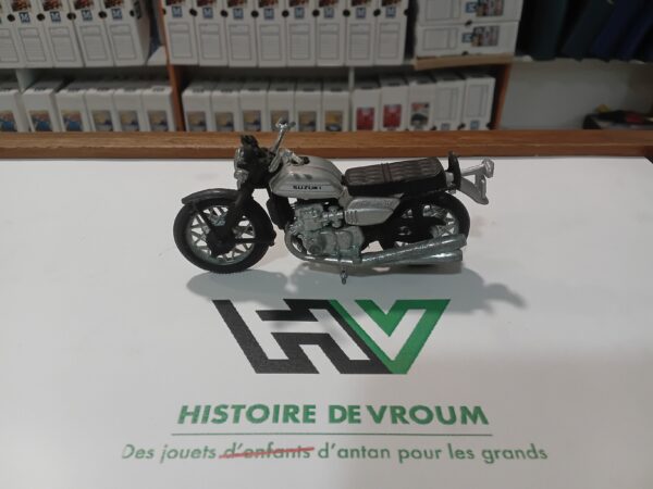 Moto Suzuki Water Cooled 750 Polistil 1/24