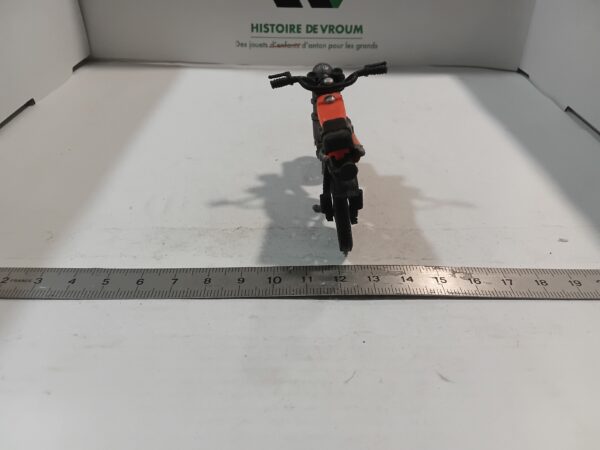 Moto Honda MT 250 1/26 – Image 3