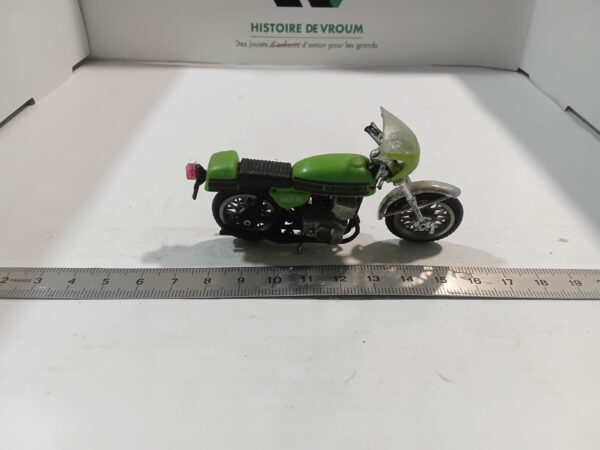 Moto Kawazaki 500 H1 Mach III Zylmex 1/24 – Image 4